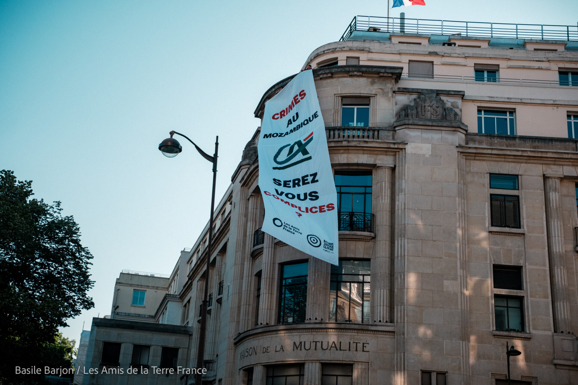 Crédit Agricole face à ses choix : complice ou pas ?